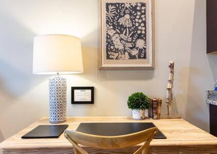 Hip Urban Loft - Small Town Charm - 124 Lofts #1 West Dundee Eksteriør billede